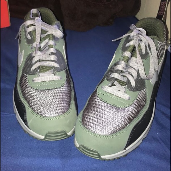 NIKE (WILL TAKE BEST OFFER) AIRMAX 90 - Picture 3 of 6